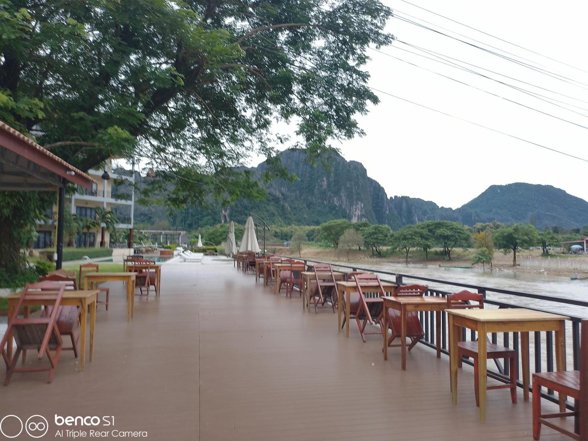 โรงแรมเดอะ แกรนด์ ริเวอร์ไซด์ วังเวียง ภายนอก รูปภาพ